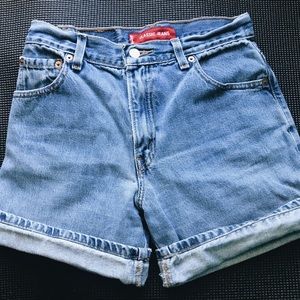 Levi’s Classic Fit Denim Shorts